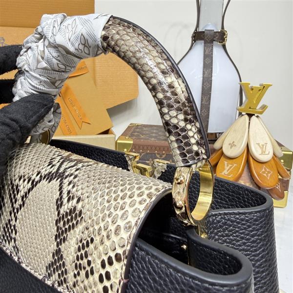 2026120164252825 820